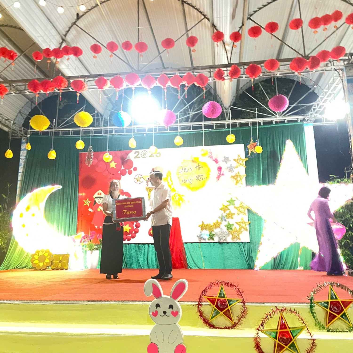 BÉ VUI TẾT TRUNG THU