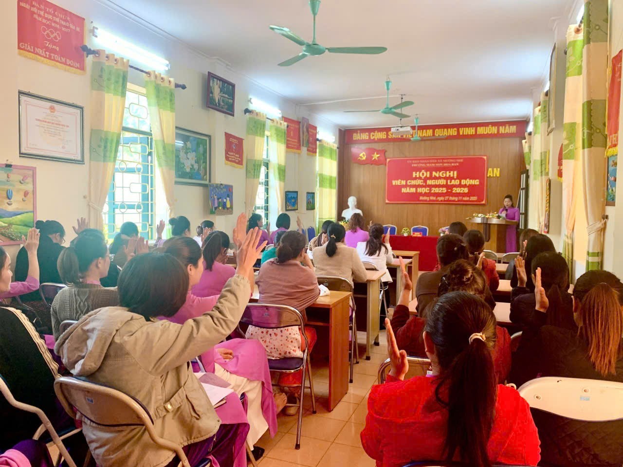 HỘI NGHỊ VIÊN CHỨC, NGƯỜI LAO ĐỘNG TRƯỜNG MẦM NON HOA BAN – NĂM HỌC 2025-2026